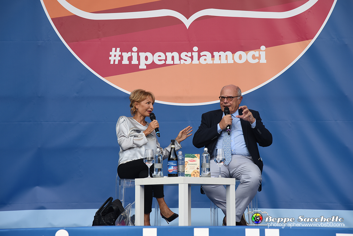 VBS_7949 - Lilli Gruber intervista Massimo Galli Infettivologo.jpg